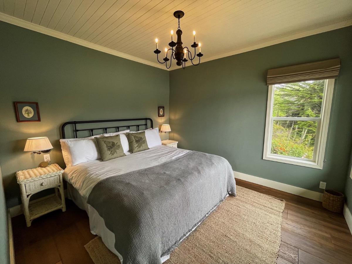 Jenner Inn Bagian luar foto