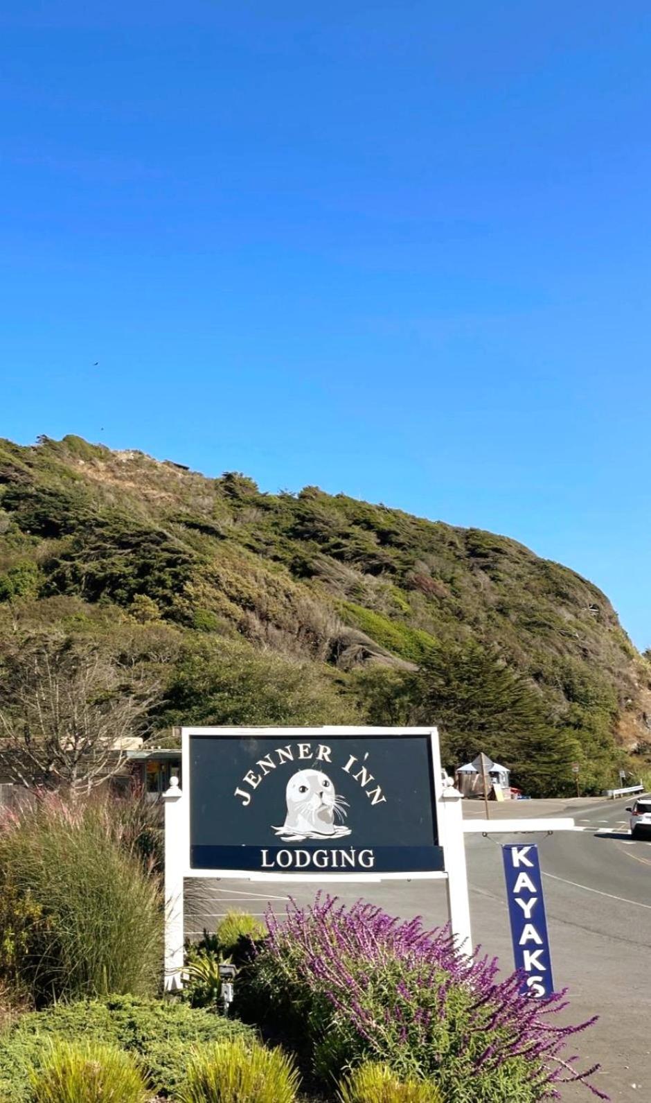 Jenner Inn Bagian luar foto