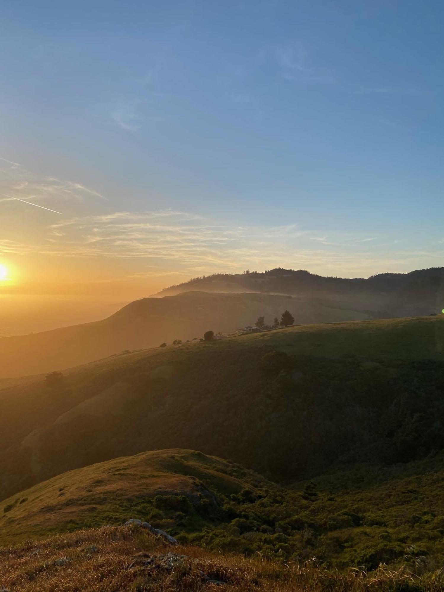 Jenner Inn Bagian luar foto