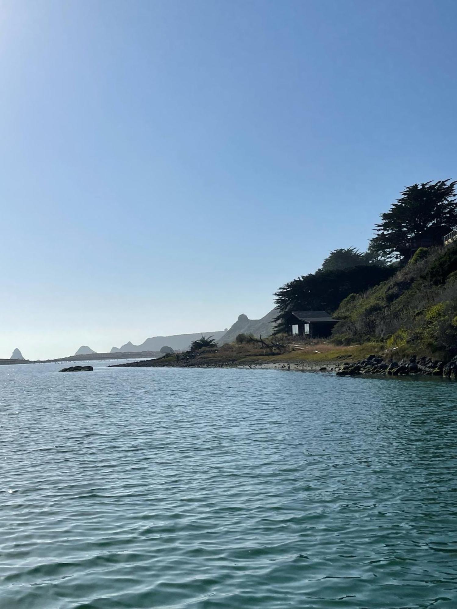 Jenner Inn Bagian luar foto