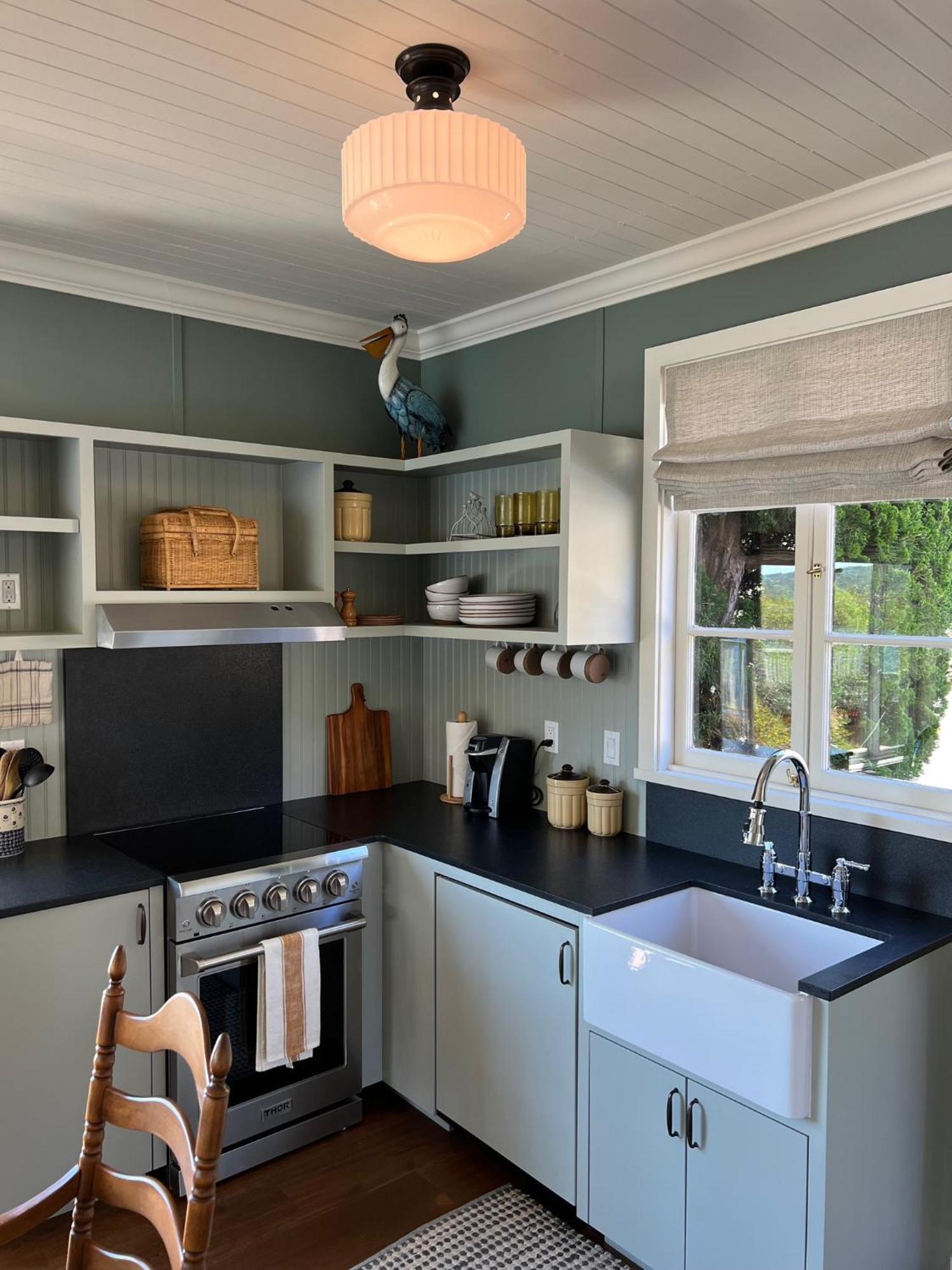 Jenner Inn Bagian luar foto